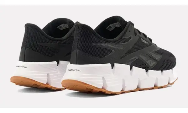 Кроссовки для бега женские Reebok ZIG DYNAMICA 6 черно-белые 100225495