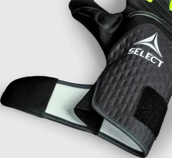 Воротарські рукавиці Select 90 FLEXI PRO V26 чорно-лимонні 601909-119