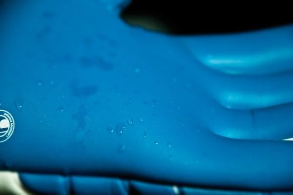 Вратарские перчатки Uhlsport FANGMASCHINE AQUASOFT HN ION-MASK сине-бело-зеленые 1000378 01