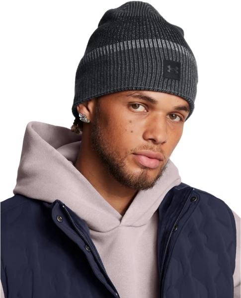 Шапка Under Armour LAUNCH REFLECTIVE BEANIE черно-серая 1386648-001