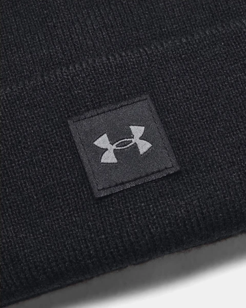 Шапка женская Under Armour HALFTIME CUFF BEANIE черная 1373101-003