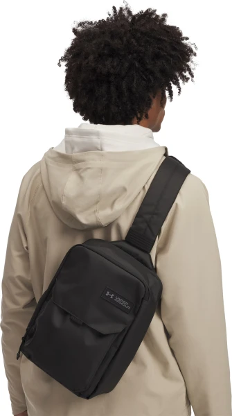 Сумка через плече Under Armour TRIUMPH UTILITY SLING 10L чорна 1388918-001