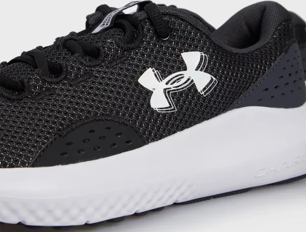 Кросівки бігові жіночі Under Armour SURGE 4 чорно-білі 3027007-001