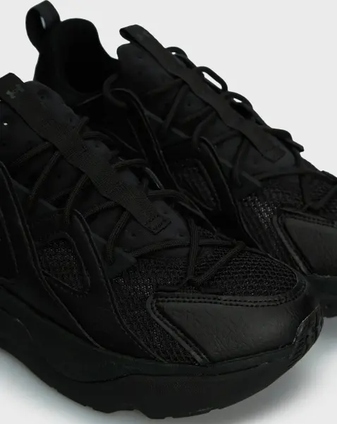 Кроссовки Under Armour INFINITE MVMNT SE черные 6000902-002
