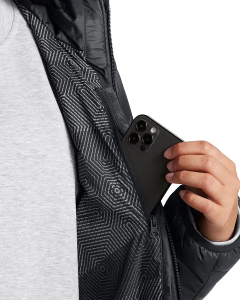 Пуховик женский Under Armour LEGEND DOWN черный 1385852-001
