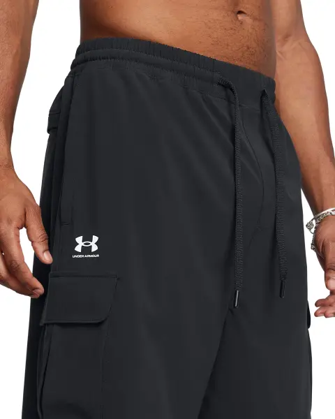 Шорти Under Armour VIBE WOVEN 8" CARGO чорні 1386560-001