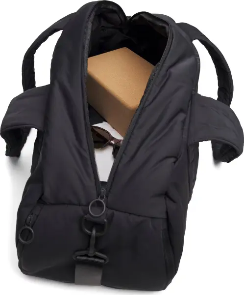 Сумка женская Under Armour STUDIO SOFT DUFFLE 35L черная 6009628-001