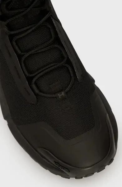 Ботинки Under Armour VALSETZ MID черные 3027382-001