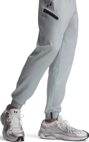 Спортивные штаны Under Armour UNSTOPPABLE JOGGERS дымчато-голубые 1388823-034