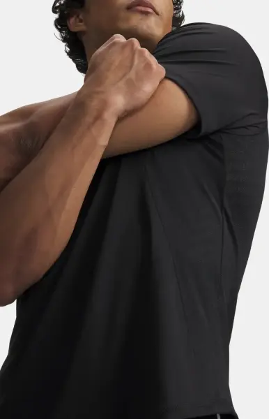 Футболка Under Armour CHALLENGER PRO черная 6009620-008