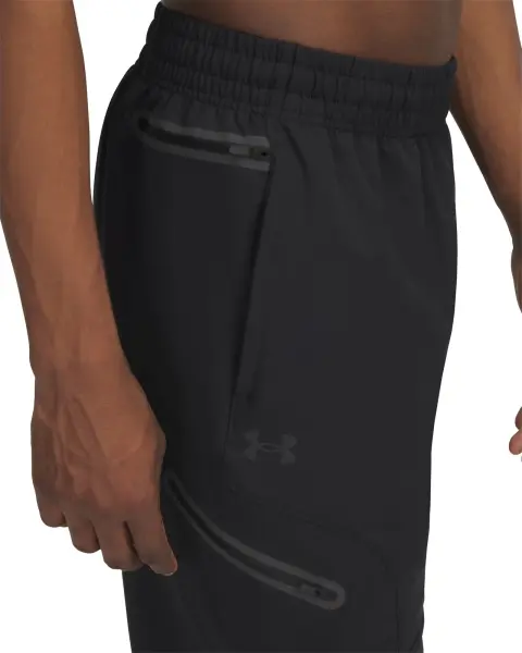 Спортивные штаны Under Armour UNSTOPPABLE черные 1390256-001