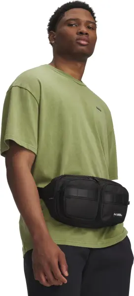 Сумка на пояс Under Armour TRIUMPH CROSSBODY 4L черная 6011286-001
