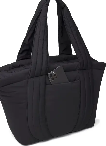Сумка через плечо женская Under Armour STUDIO SOFT TOTE 32.5L черная 6009578-001